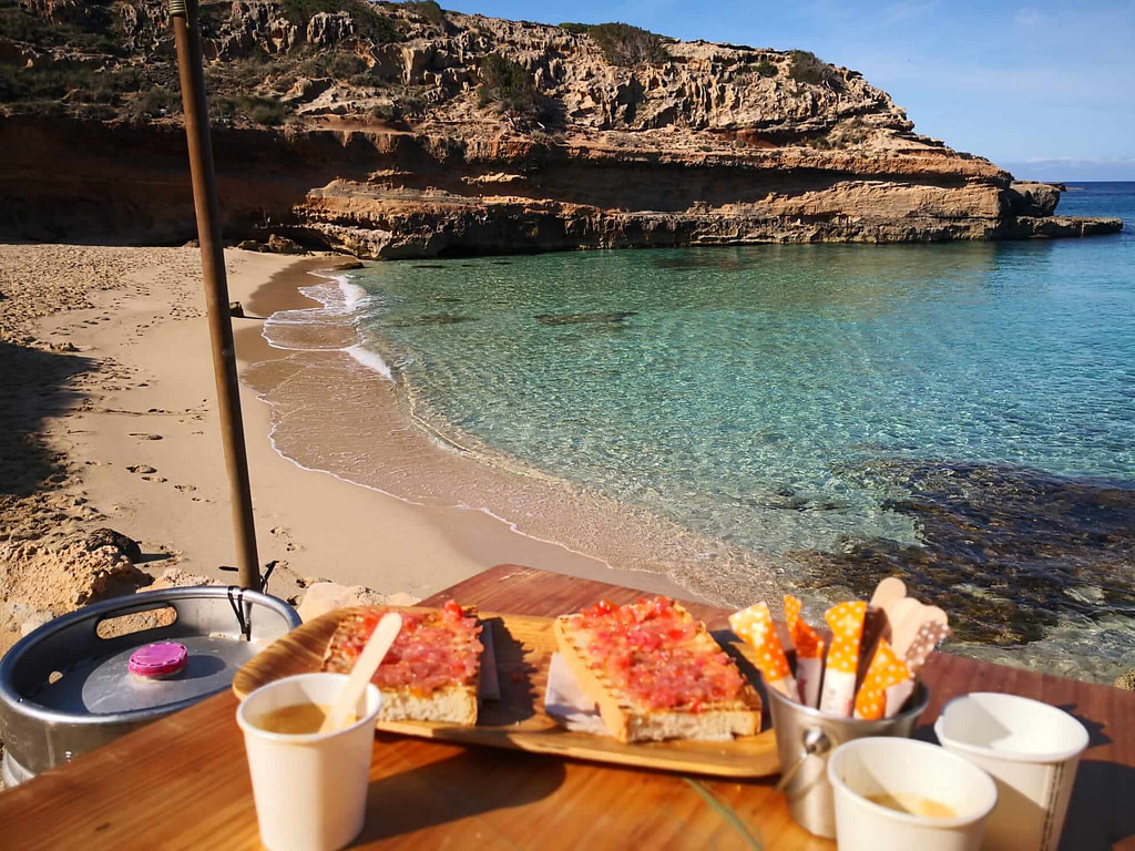 Tostadas per colazione, Cala Escondida, Ibiza