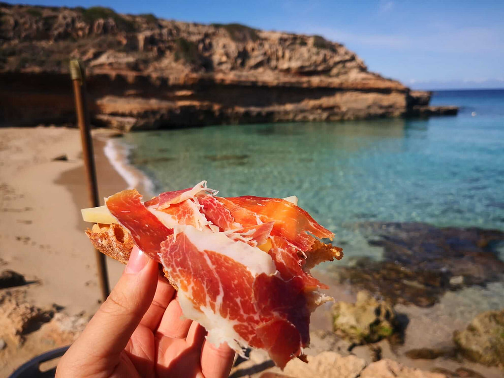 Tostadas per colazione, Cala Escondida, Ibiza